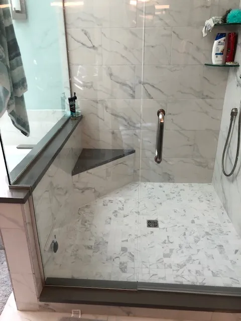 Bathrooms, photo 3 of 5